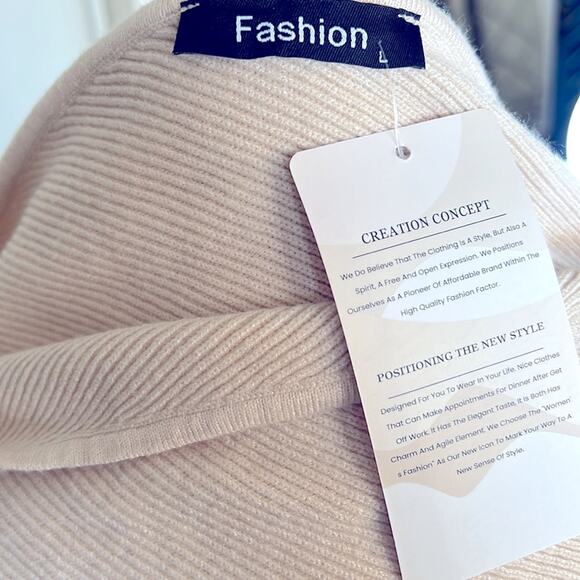 NWT! Elegant Women's Long Sleeve Boatneck Sweater size Large - Picture 5 of 6